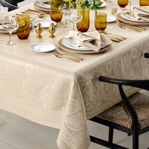 Vintage Floral Jacquard Tablecloth